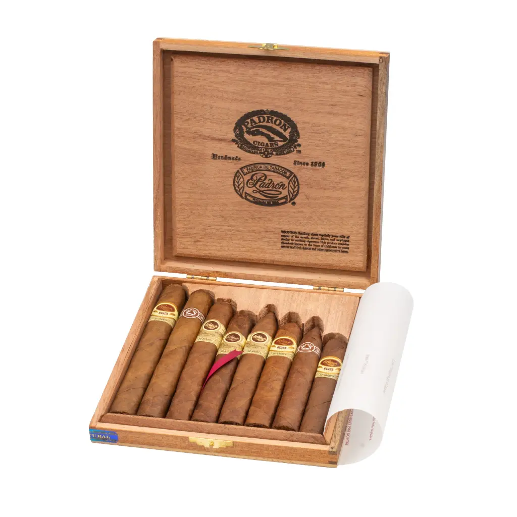 padron-8-cigar-sampler-natural-box-open.webp