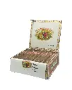 romeo-y-julieta-1875-belicoso-open-box-front.webp