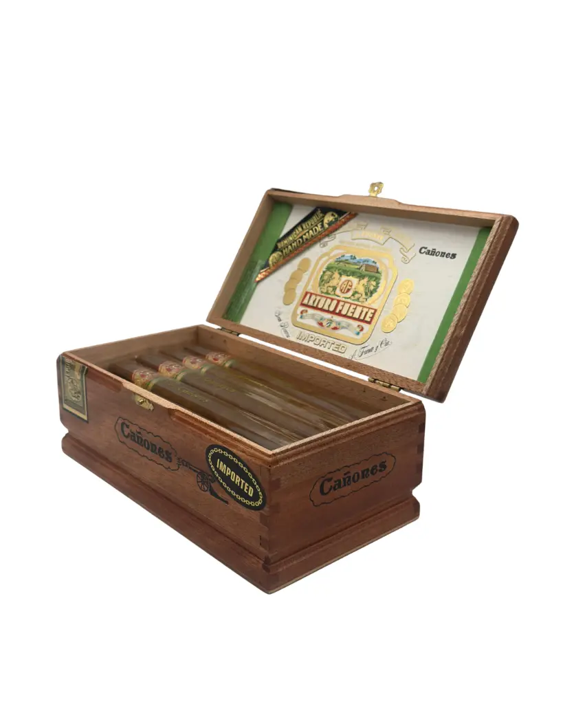 arturo-fuente-gran-reserva-canones-natural-box-open-angle.png.webp