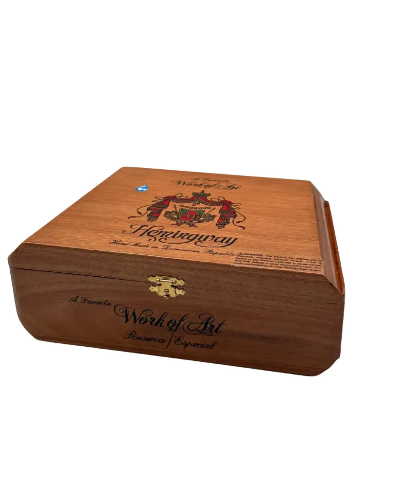 arturo-fuente-hemingway-work-of-art-maduro-box-closed-angle.webp