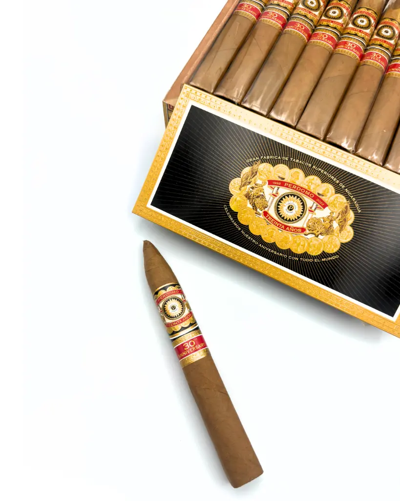 perdomo-30th-anniversary-connecticut-torpedo-cigar-single-angle.webp
