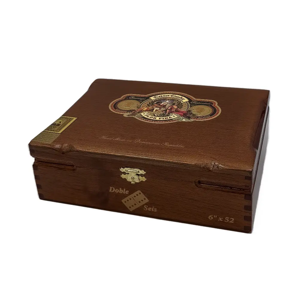 casa-cuba-flor-fina-doble-seis-natural-box-closed.webp