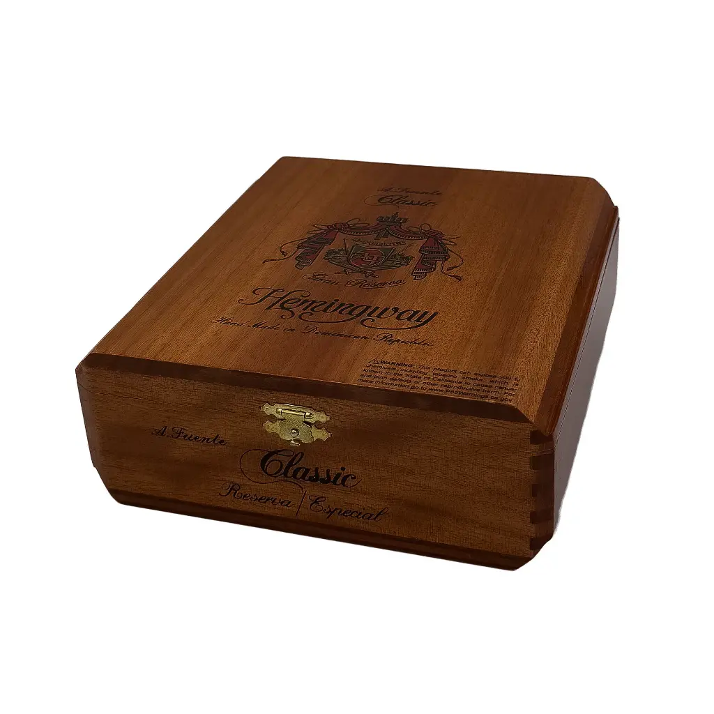 arturo-fuente-hemingway-classic-natural-perfecto-box-closed-angle.webp