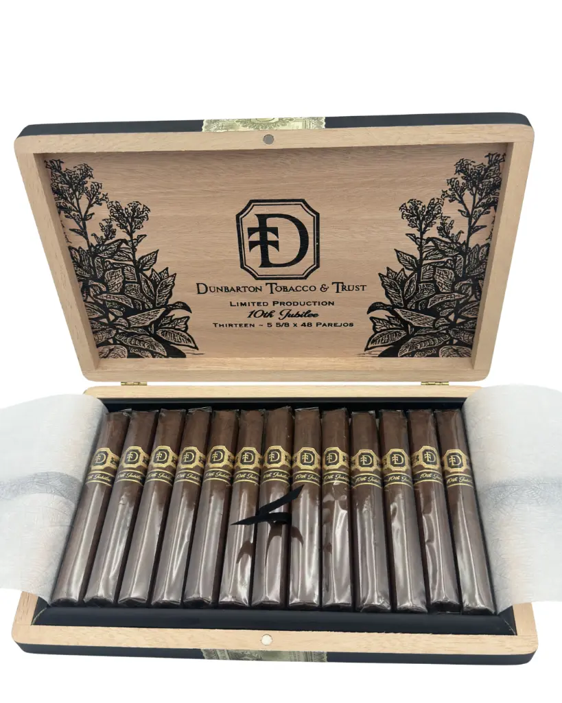 dunbarton-10th-jubilee-parejos-box-open-cigars.webp