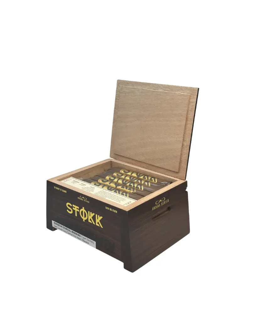 cao-arcana-stokk-belicoso-open-box (5).webp