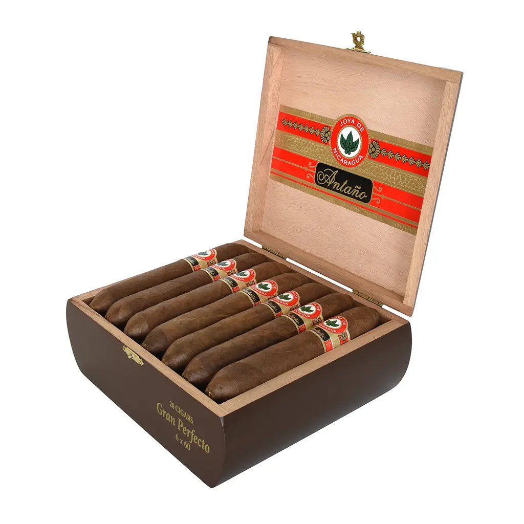 joya-de-nicaragua-antano-gran-perfecto-box-open.webp
