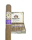 macanudo-montego-y-cia-ecuadorian-shade-gigante-open-box-cigar.webp