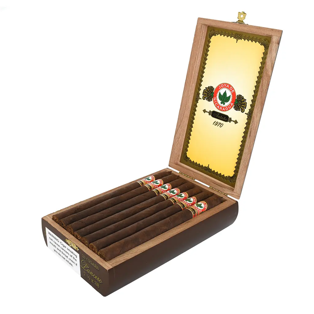 joya-de-nicaragua-antano-lancero-box-open.webp