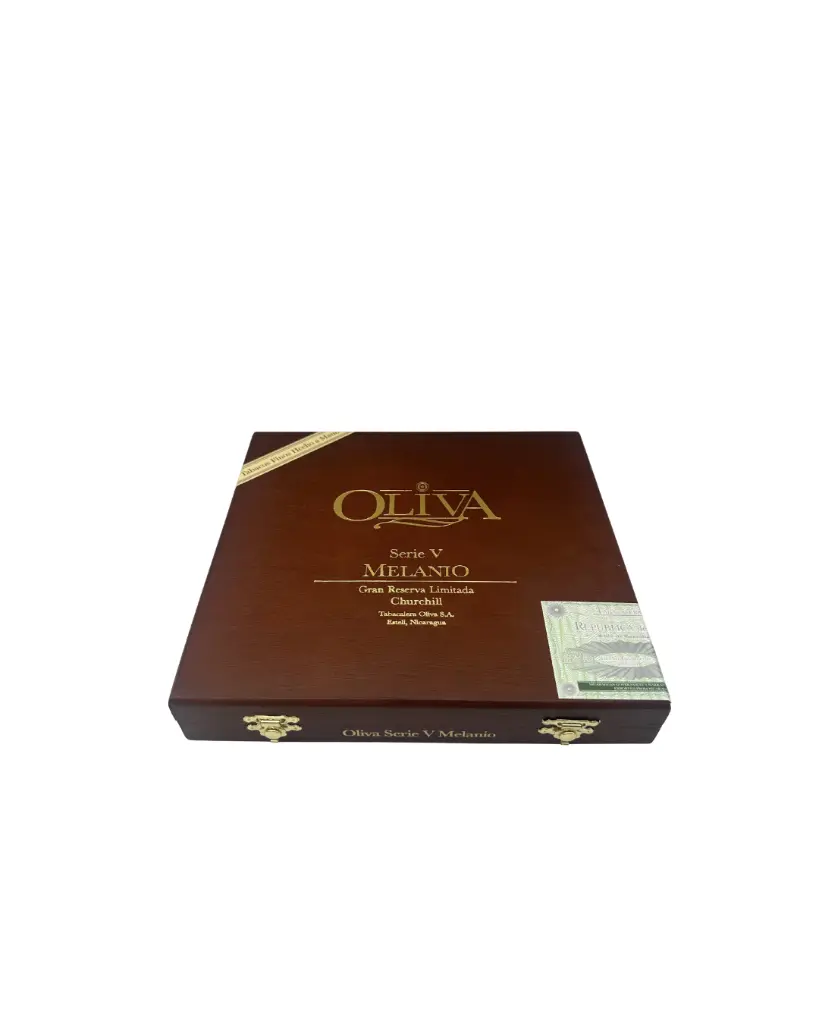 oliva-serie-v-melanio-churchill-box-closed (1).webp