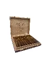 oliva-serie-v-melanio-churchill-box-front (2).webp