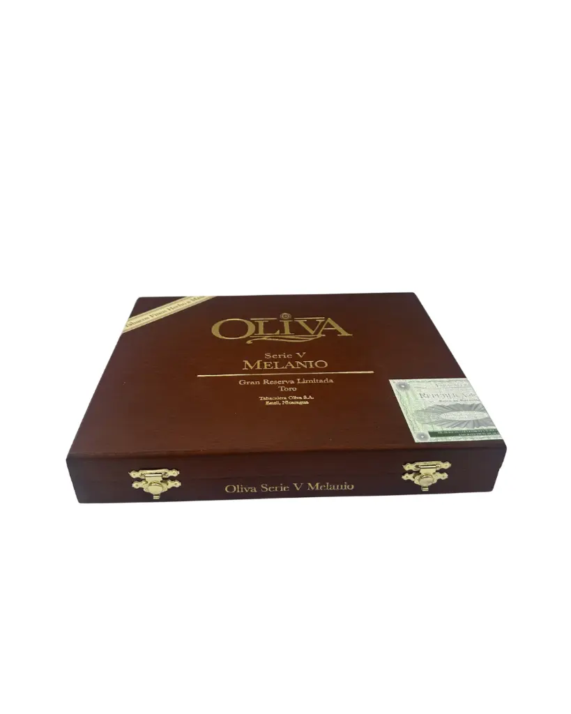 oliva-serie-v-melanio-toro-closed-box-front (2).webp