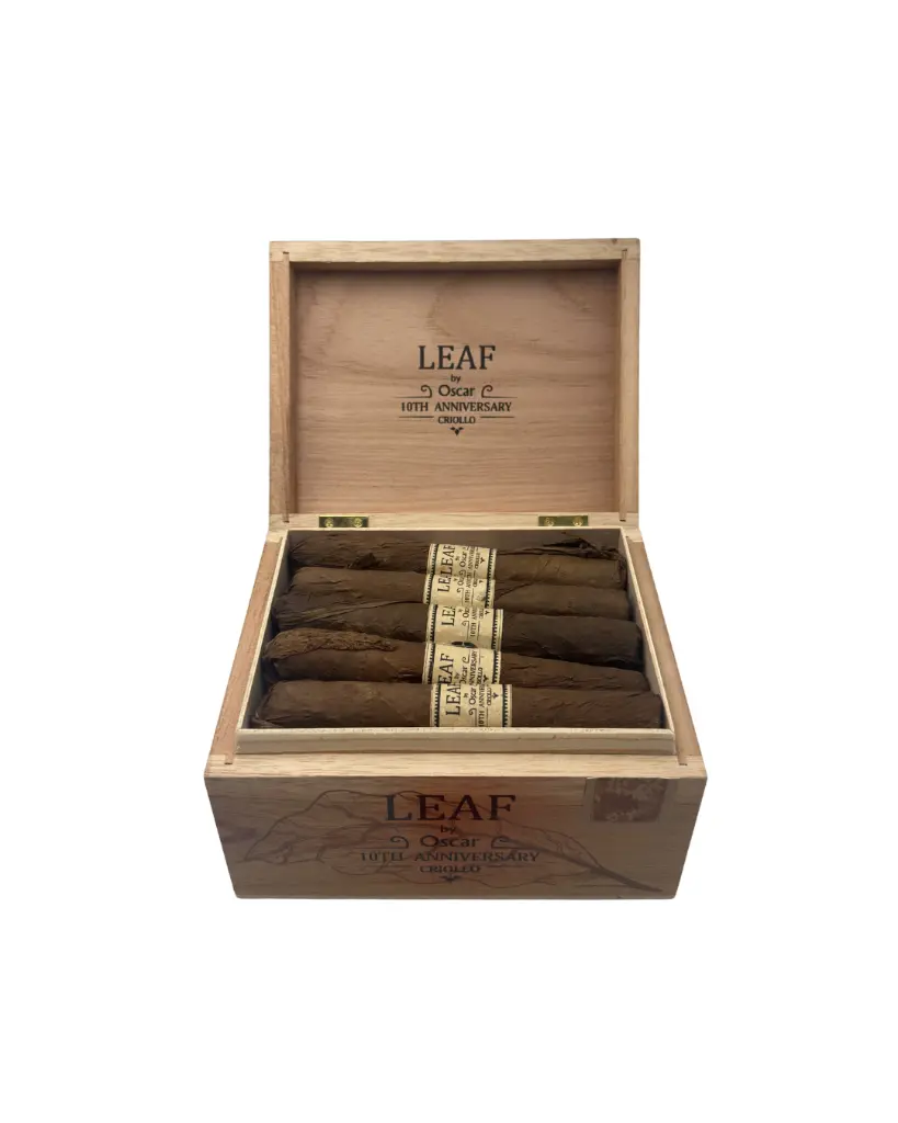 leaf-by-oscar-10th-anniversary-criollo-toro-open-box (2).webp