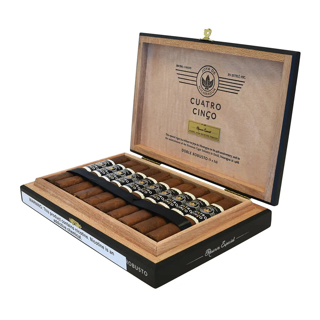 joya-de-nicaragua-cuatro-cinco-doble-robusto-box-open.webp