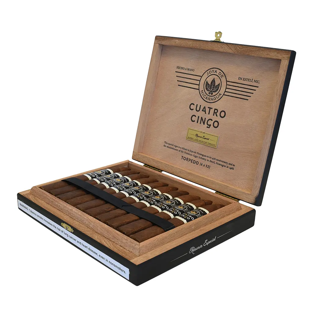 joya-de-nicaragua-cuatro-cinco-torpedo-box-open.webp