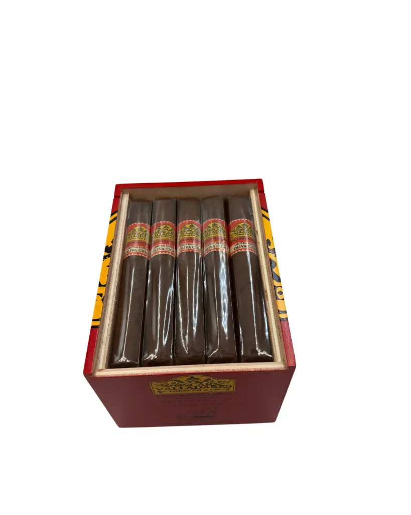 oscar-valladares-colaboraciones-oliva-toro-open-box-an.webp