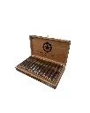 stillwell-star-english-dulce-petite-robusto-open-box (1).webp