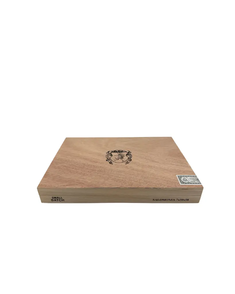 cavalier-small-batch-salomones-closed-cigar-box.webp