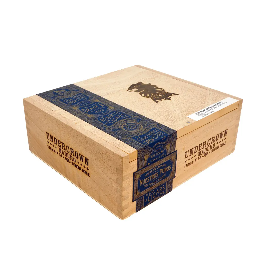 undercrown-maduro-corona-doble-box-closed-angle.webp