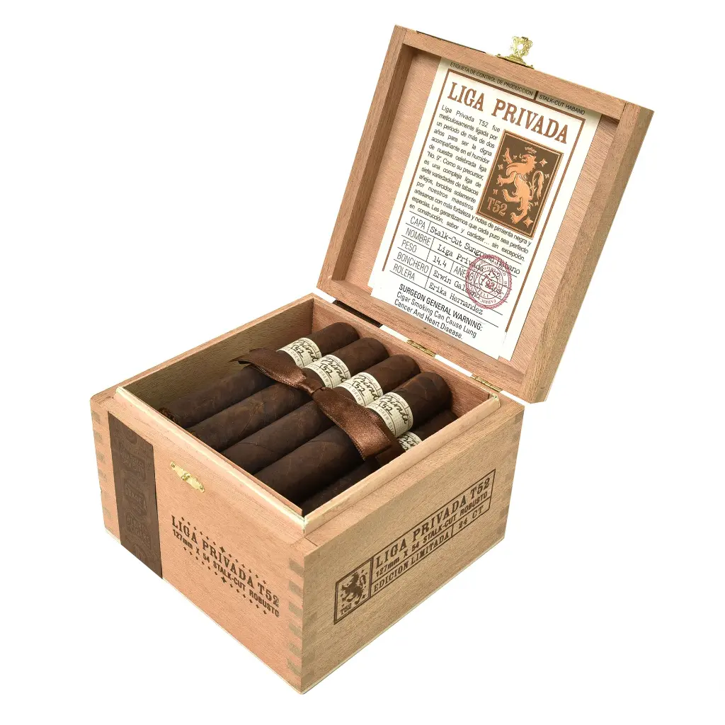 liga-privada-t52-robusto-box-open.webp