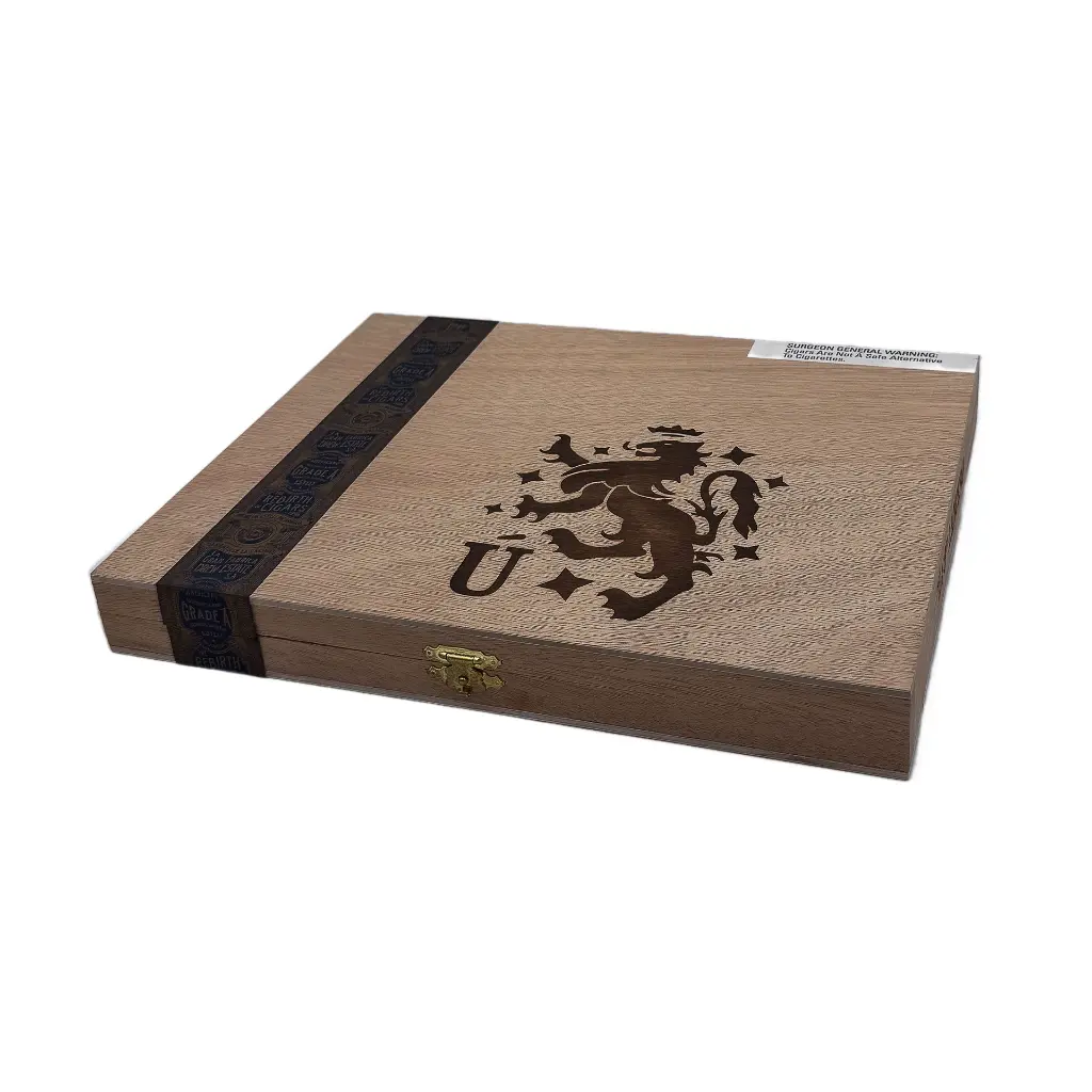 liga-privada-unico-l40-lancero-box-closed.webp