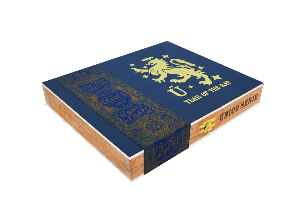 liga-privada-unico-year-of-the-rat-corona-gorda-box-closed-angled.webp