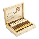 montecristo-espada-signature-valiente-box-open.webp